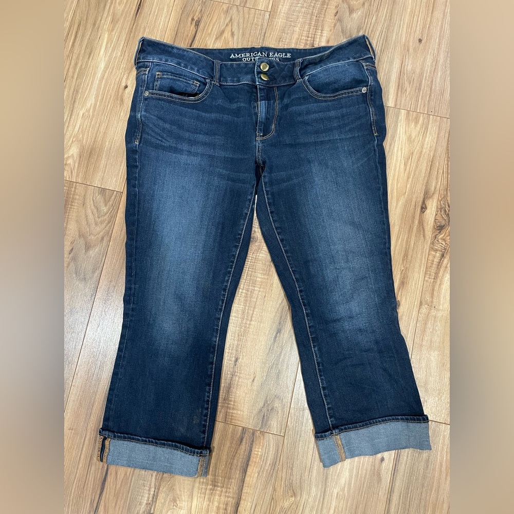 American Eagle Artist Crop Jean. Size 14 regular